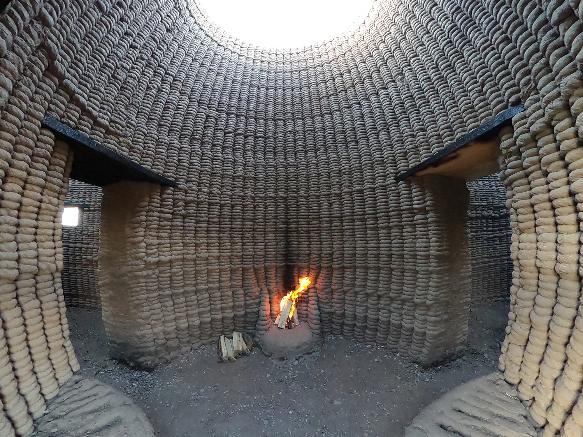 Ronald Rael and Virginia San Fratello, "Mud Frontiers", 3D-printed mud structures, Southwestern USA, 2020.
