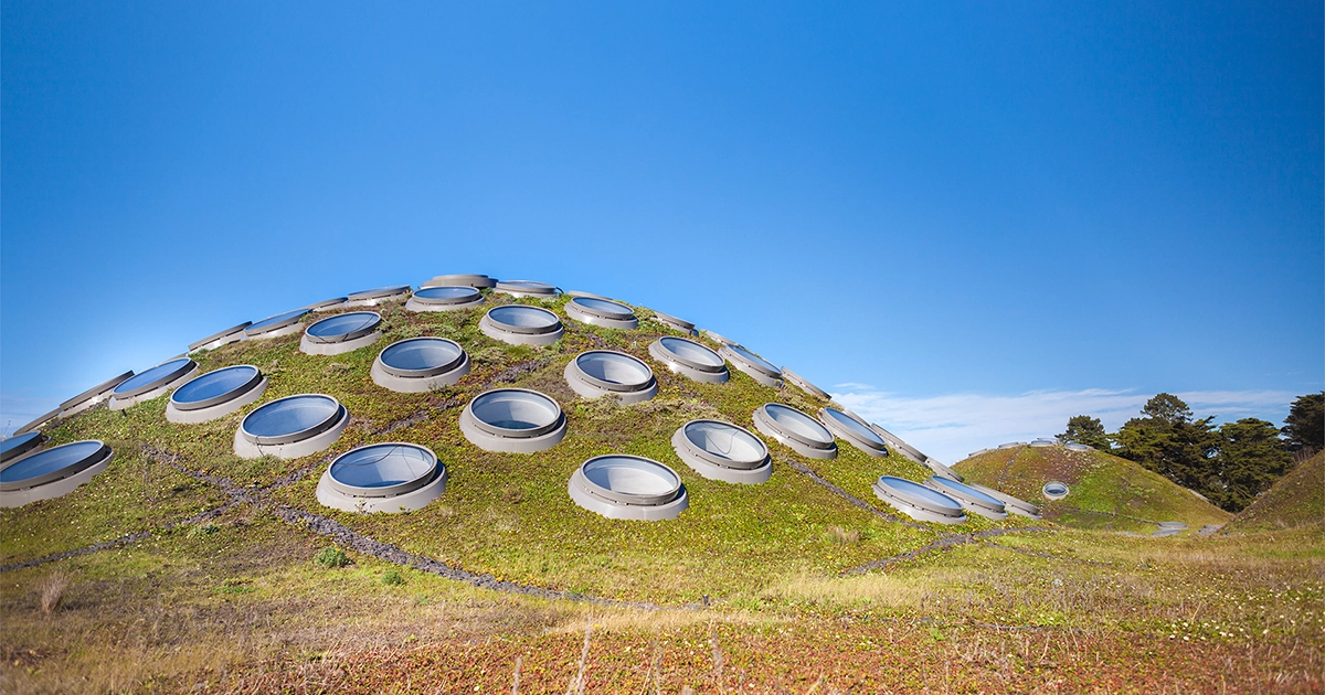 Renzo Piano, "California Academy of Sciences", Architecture with living roof, San Francisco, USA, 2008.
