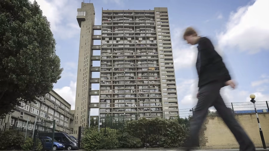 Ernő Goldfinger, "Trellick Tower", Reinforced concrete, London, UK, 1980.